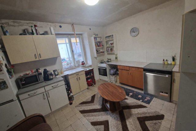 Eladó családi ház, Tabon 25.4 M Ft, 2 szobás