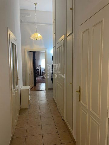 Eladó téglalakás, Szegeden 65 M Ft, 2 szobás