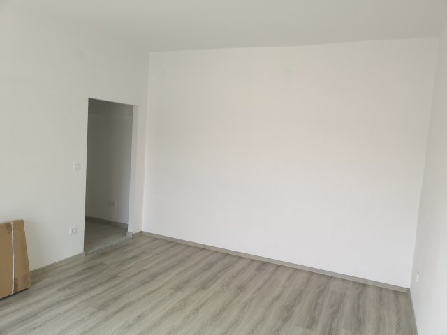 Eladó téglalakás, Zircen 30.99 M Ft, 1 szobás