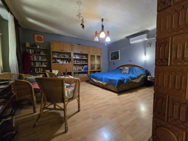 Eladó családi ház, Dombóváron 9.5 M Ft, 2 szobás