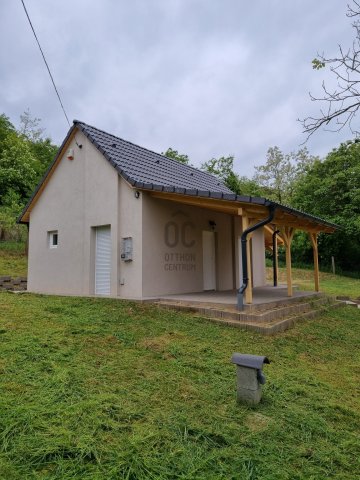 Eladó családi ház, Szekszárdon 24.5 M Ft, 1 szobás
