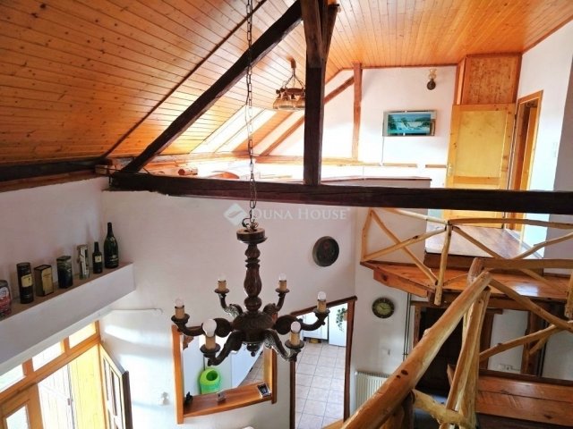 Eladó családi ház, Orfűn 119.5 M Ft, 8 szobás