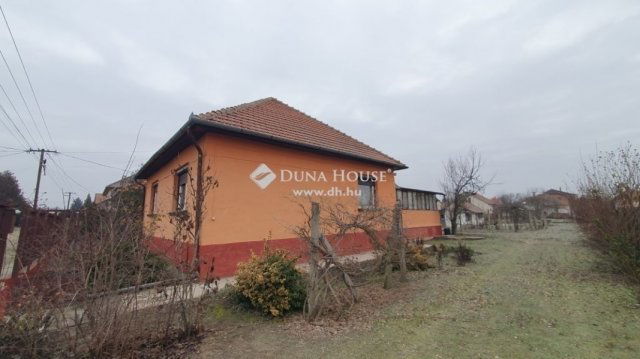 Eladó családi ház, Tápiószecsőn 50 M Ft, 3 szobás