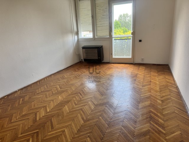 Eladó téglalakás, Szolnokon 25.9 M Ft, 2 szobás