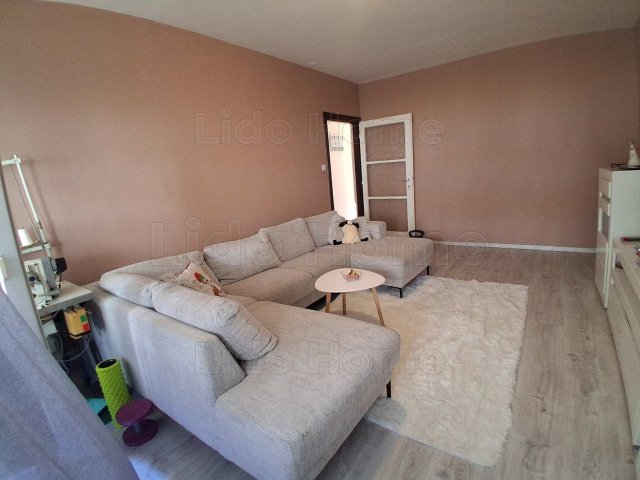 Eladó panellakás, Dombóváron 34.9 M Ft, 2 szobás