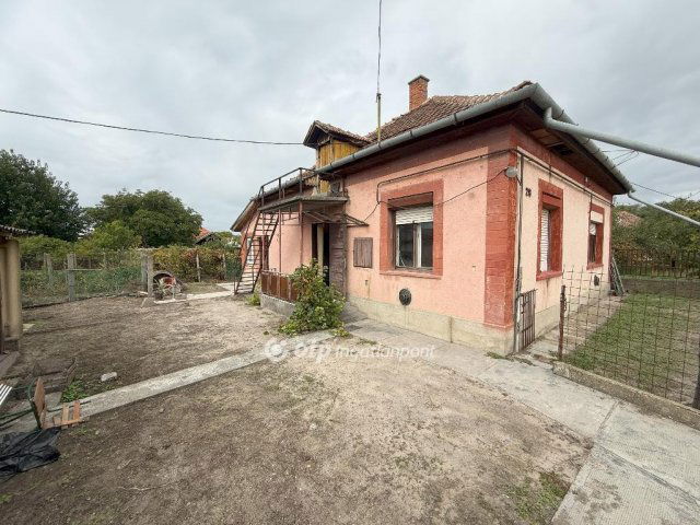 Eladó családi ház, Tiszakécskén 29.9 M Ft, 3 szobás