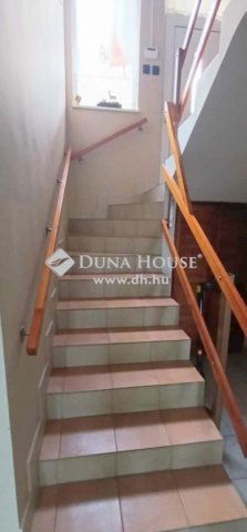 Eladó családi ház, Szentendrén 119.9 M Ft, 4 szobás