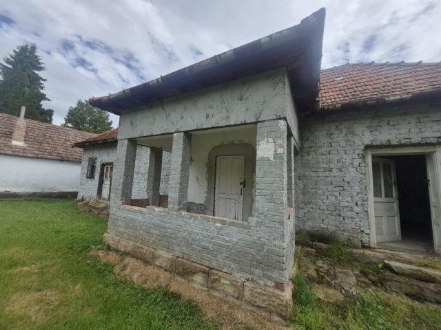 Eladó családi ház, Szajlán 8 M Ft, 3 szobás