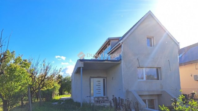 Eladó családi ház, Vácon 89 M Ft, 4 szobás