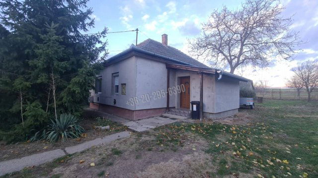 Eladó családi ház, Baracson 48.6 M Ft, 1+1 szobás