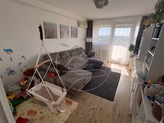 Eladó panellakás, Gyulán 39.5 M Ft, 2 szobás