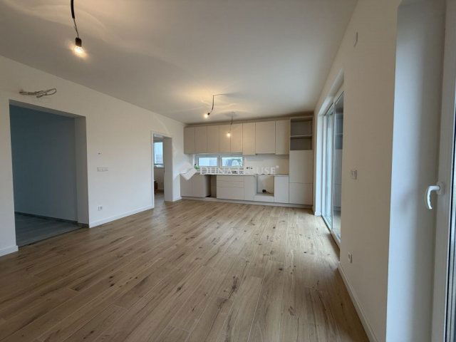 Eladó téglalakás, Balatonfüreden 139.9 M Ft, 3 szobás