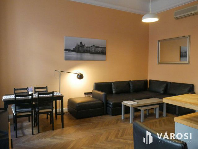 Kiadó téglalakás, albérlet, Budapesten, I. kerületben, 2 szobás