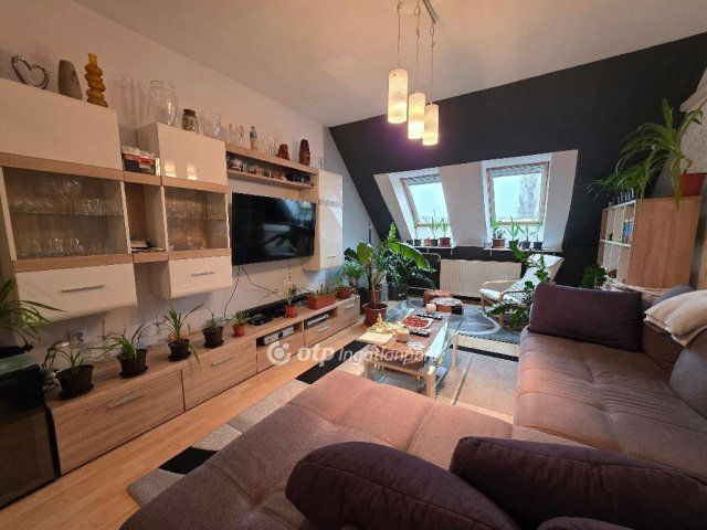 Eladó téglalakás, Egerben 61.9 M Ft, 2+2 szobás