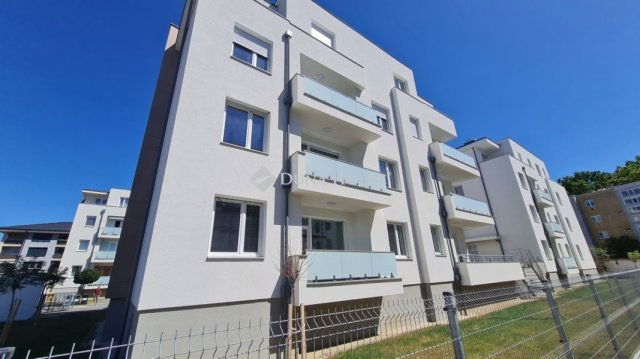 Eladó téglalakás, Zalaegerszegen 89.662 M Ft, 4 szobás