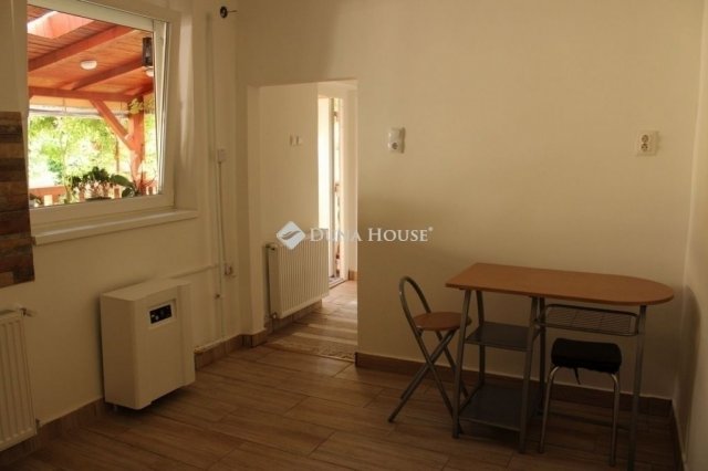 Eladó ikerház, Budapesten, XVI. kerületben 179.9 M Ft, 7 szobás