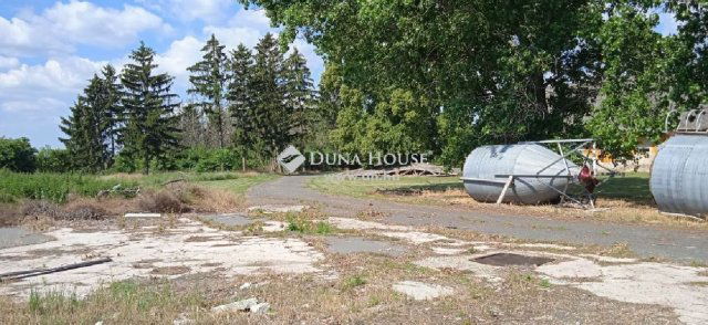 Eladó ipari ingatlan, Bábolnán 279 M Ft / költözzbe.hu