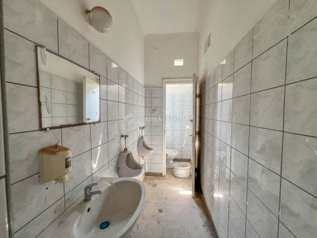 Eladó üzlethelyiség, Budapesten, XX. kerületben 68.9 M Ft