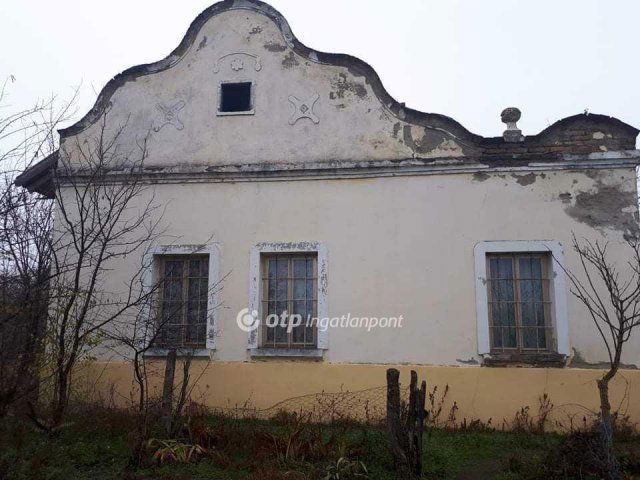 Eladó mezogazdasagi ingatlan, Tótkomlóson 8.8 M Ft