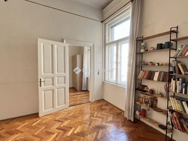 Eladó téglalakás, Budapesten, V. kerületben 139 M Ft, 3 szobás