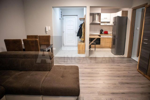 Kiadó téglalakás, albérlet, Szegeden 320 E Ft / hó, 3 szobás