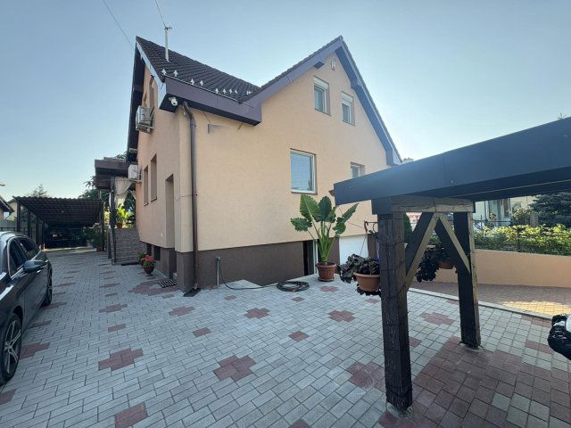 Eladó családi ház, Dunaharasztin 193 M Ft, 4+1 szobás