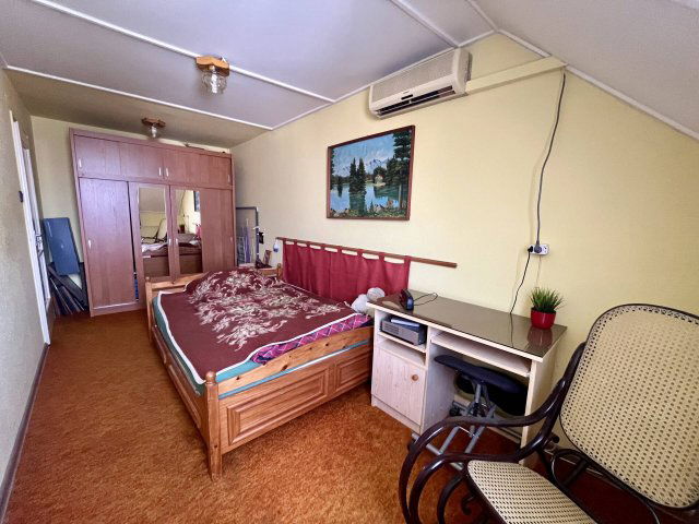 Eladó téglalakás, Szolnokon 49.9 M Ft, 4 szobás