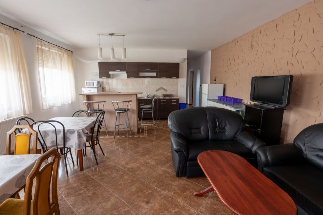 Kiadó családi ház, albérlet, Székesfehérvárott 450 E Ft / hó