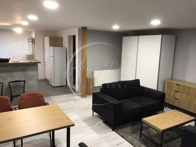 Kiadó téglalakás, albérlet, Pécsett 250 E Ft / hó, 2 szobás