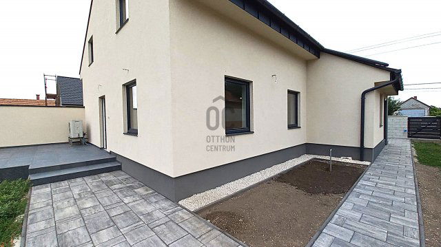 Eladó családi ház, Balmazújvárosban 128 M Ft, 5 szobás