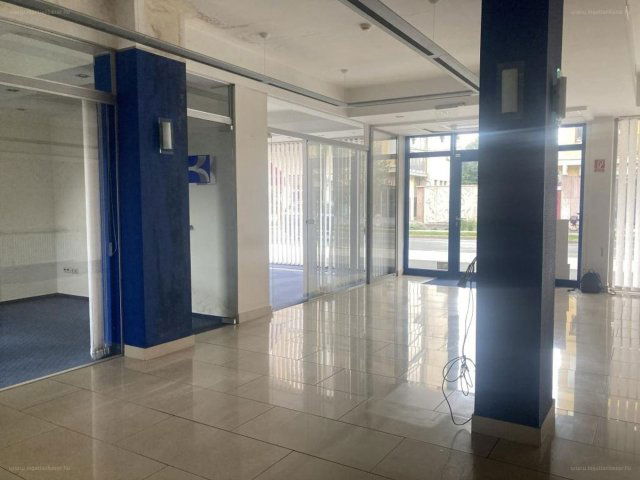 Eladó üzlethelyiség, Zalaegerszegen 94.99 M Ft