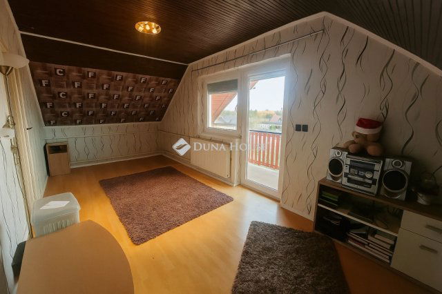 Eladó családi ház, Tápiószecsőn 82.9 M Ft, 4 szobás