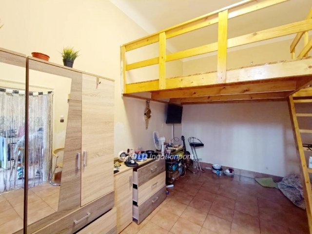 Eladó téglalakás, Budapesten, VIII. kerületben 22 M Ft, 1 szobás