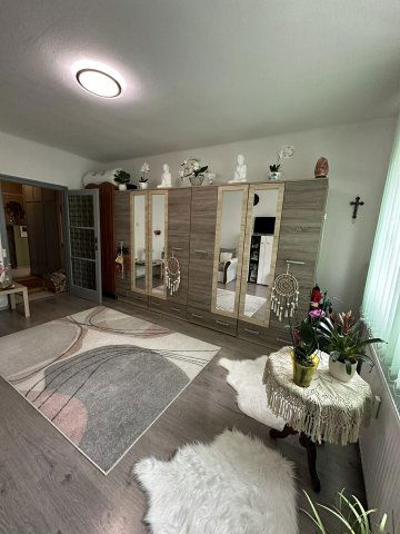 Eladó téglalakás, Komlón, Hóvirág utcában 31 M Ft, 2 szobás