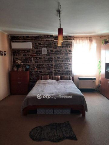 Eladó téglalakás, Pécsett 62.9 M Ft, 3 szobás