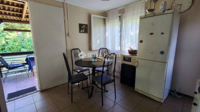 Eladó nyaraló, Velencén 34 M Ft, 3 szobás / költözzbe.hu