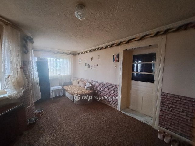 Eladó családi ház, Kenderesen 20 M Ft, 3 szobás