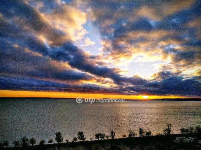 Eladó családi ház, Balatonakarattyán 217 M Ft, 4 szobás