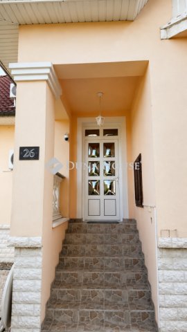 Eladó családi ház, Bólyban, Dobó utcában 135 M Ft, 6 szobás