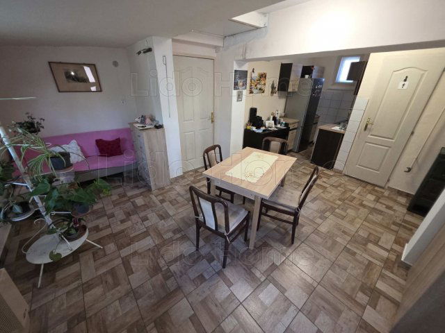 Eladó családi ház, Székesfehérvárott 56 M Ft, 2 szobás