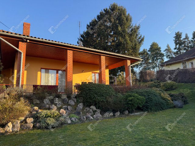 Eladó családi ház, Sárváron 119.5 M Ft, 4 szobás