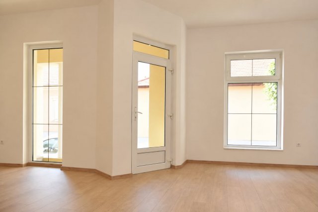 Eladó üzlethelyiség, Zalaegerszegen 24.99 M Ft