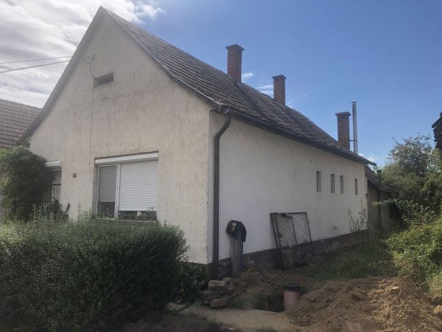 Eladó családi ház, Vajszlón 18 M Ft, 2 szobás