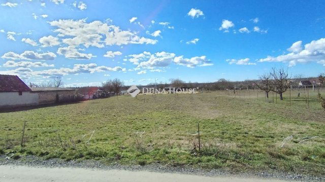 Eladó telek, Balatonszabadiban 8.251 M Ft / költözzbe.hu