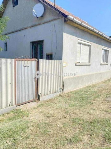 Eladó családi ház, Makón 10.99 M Ft, 2 szobás