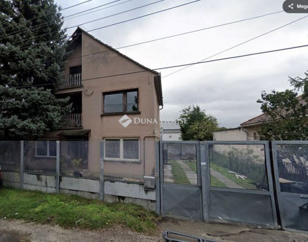 Eladó családi ház, Esztergomban 50 M Ft, 4 szobás