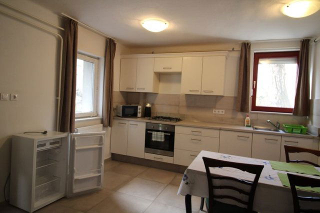 Eladó családi ház, Pécsett, Tiborc utcában 165 M Ft, 8 szobás