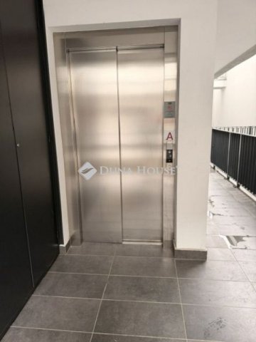 Eladó téglalakás, Budapesten, VIII. kerületben 89 M Ft, 2 szobás