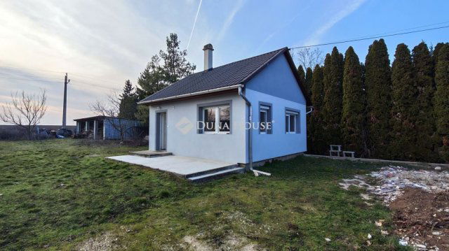 Eladó családi ház, Felcsúton 54.9 M Ft, 1 szobás