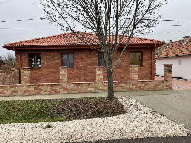 Eladó családi ház, Hajdúszoboszlón 280 M Ft, 8 szobás